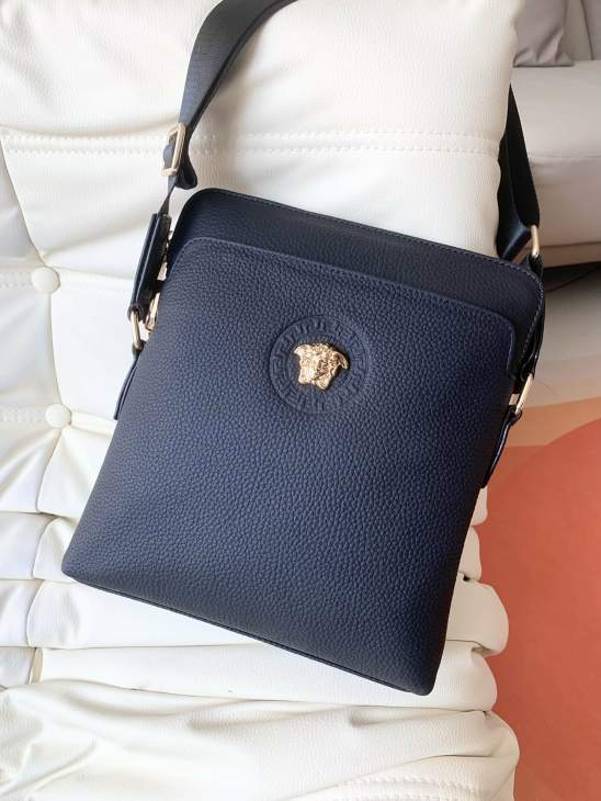 Picture of Versace Mens Bags _SKUfw146929656fw